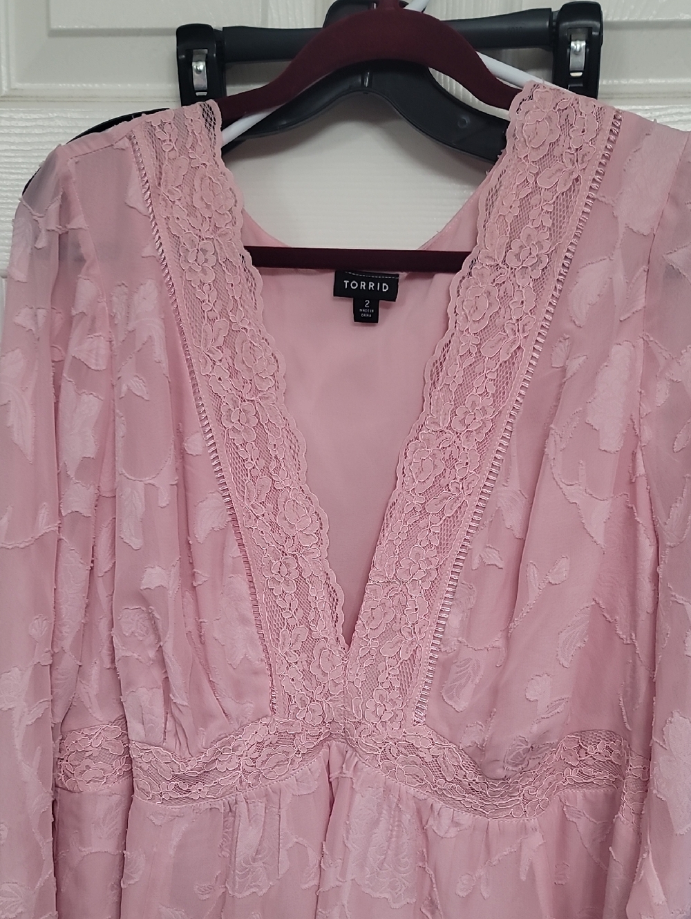 Torrid Blush Pink Floral Lace Top - Picture 4 of 6